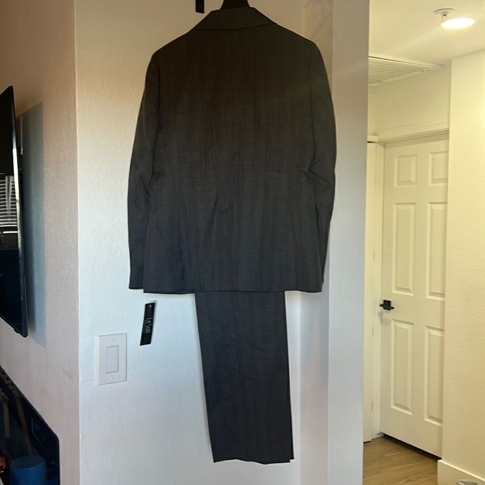 NWT Le Suit size 4 P charcoal grey